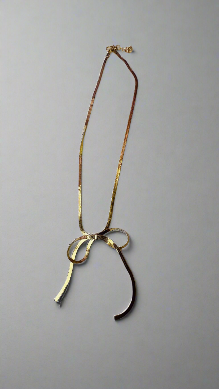 Bow Elegance necklace