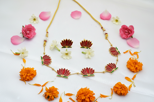 Lotus grace necklace