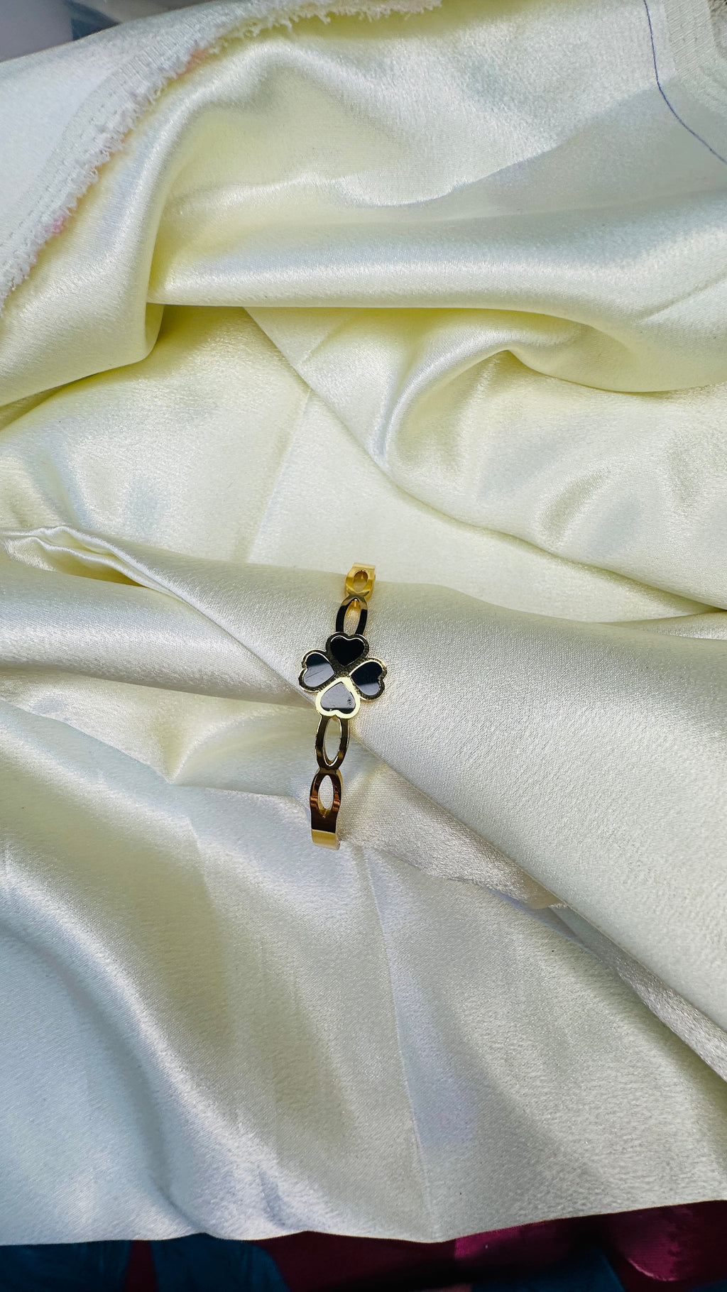 Black elegant bracelet