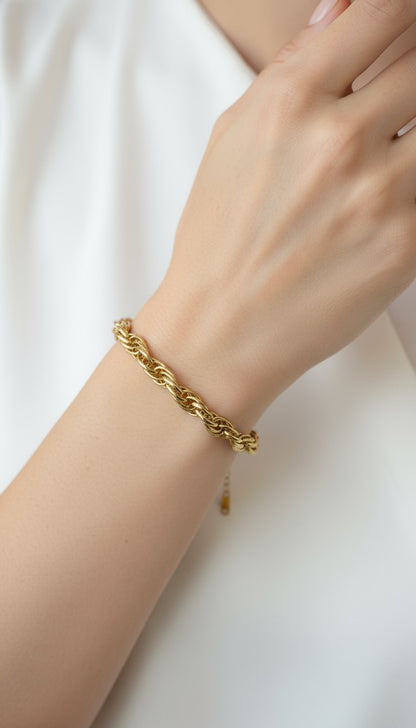 Golden Elegance Chain Bracelet