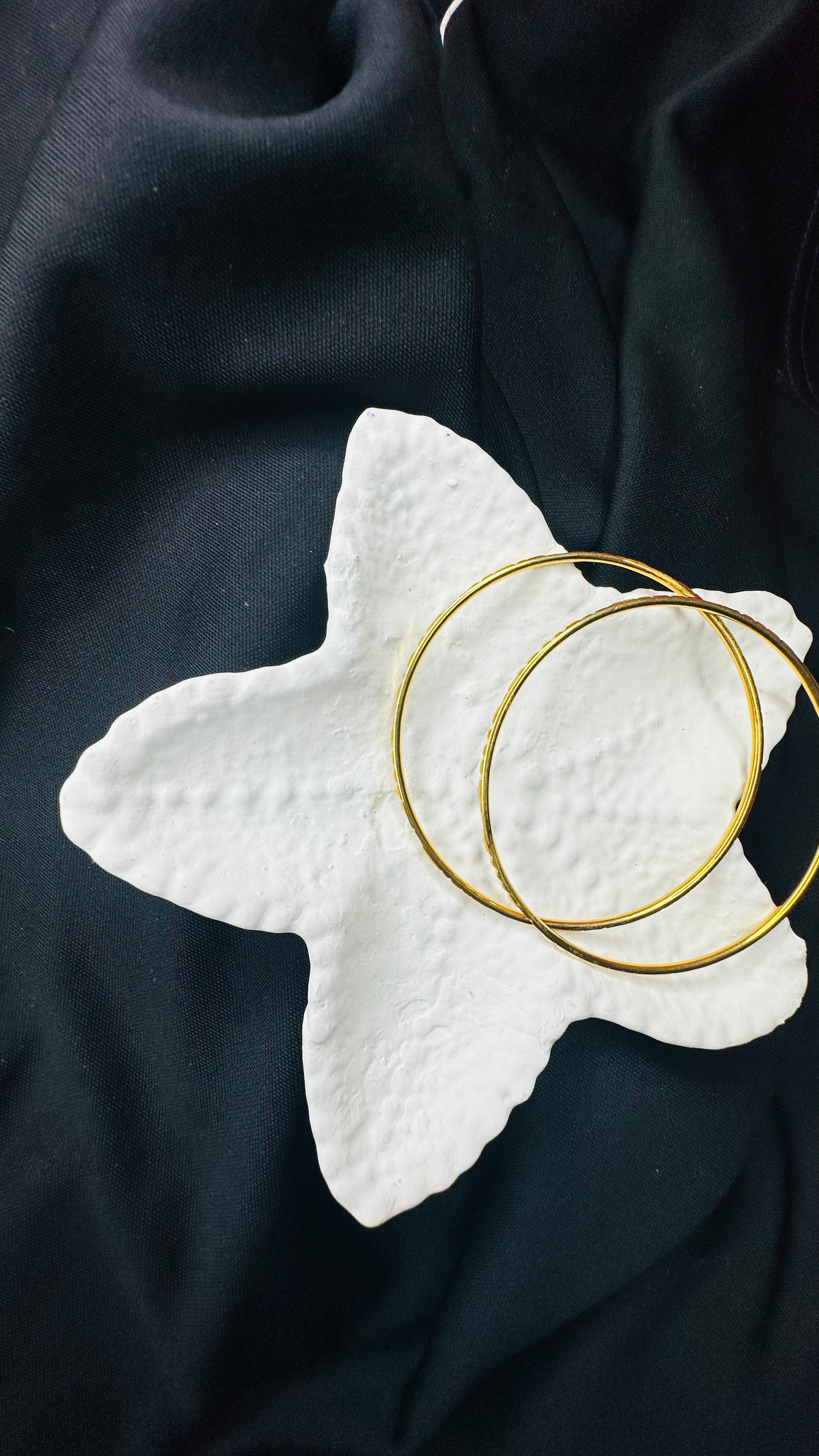 Classic Twin Bangles