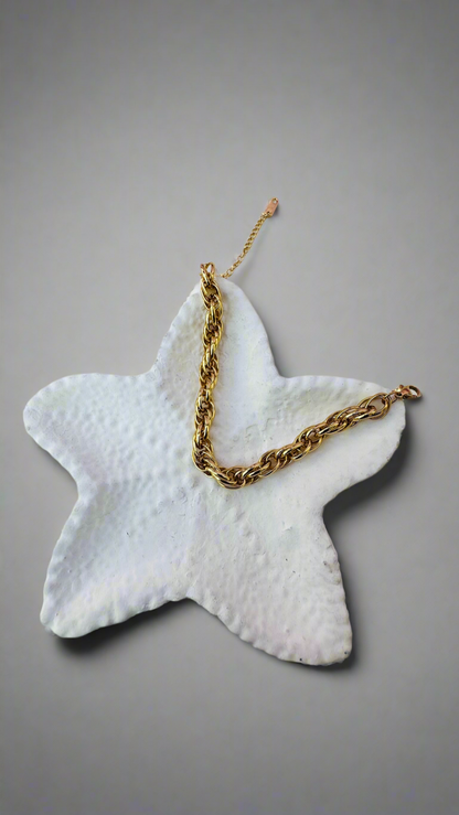 Golden Elegance Chain Bracelet