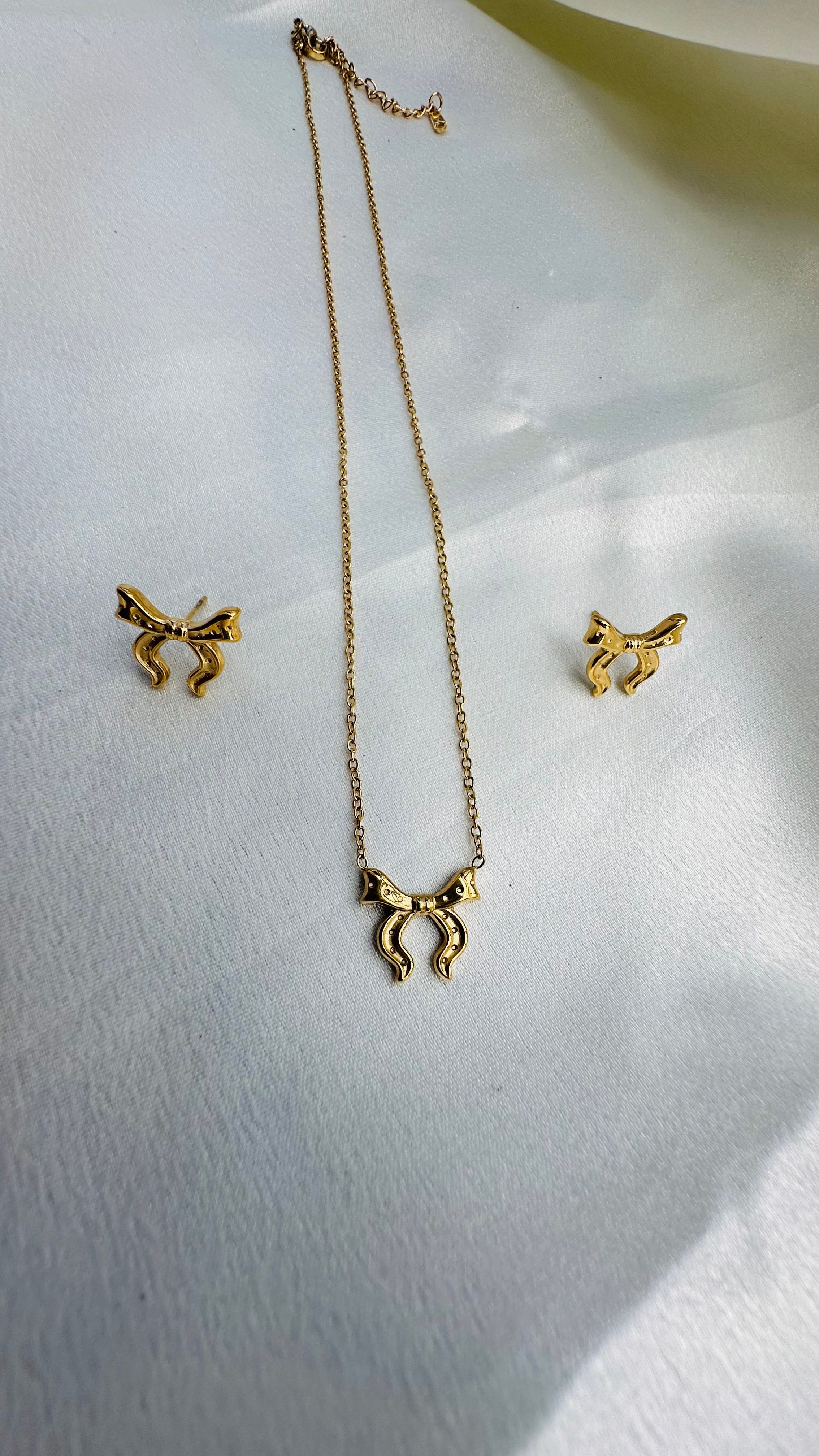 Golden Bow Tie Jewelry Set