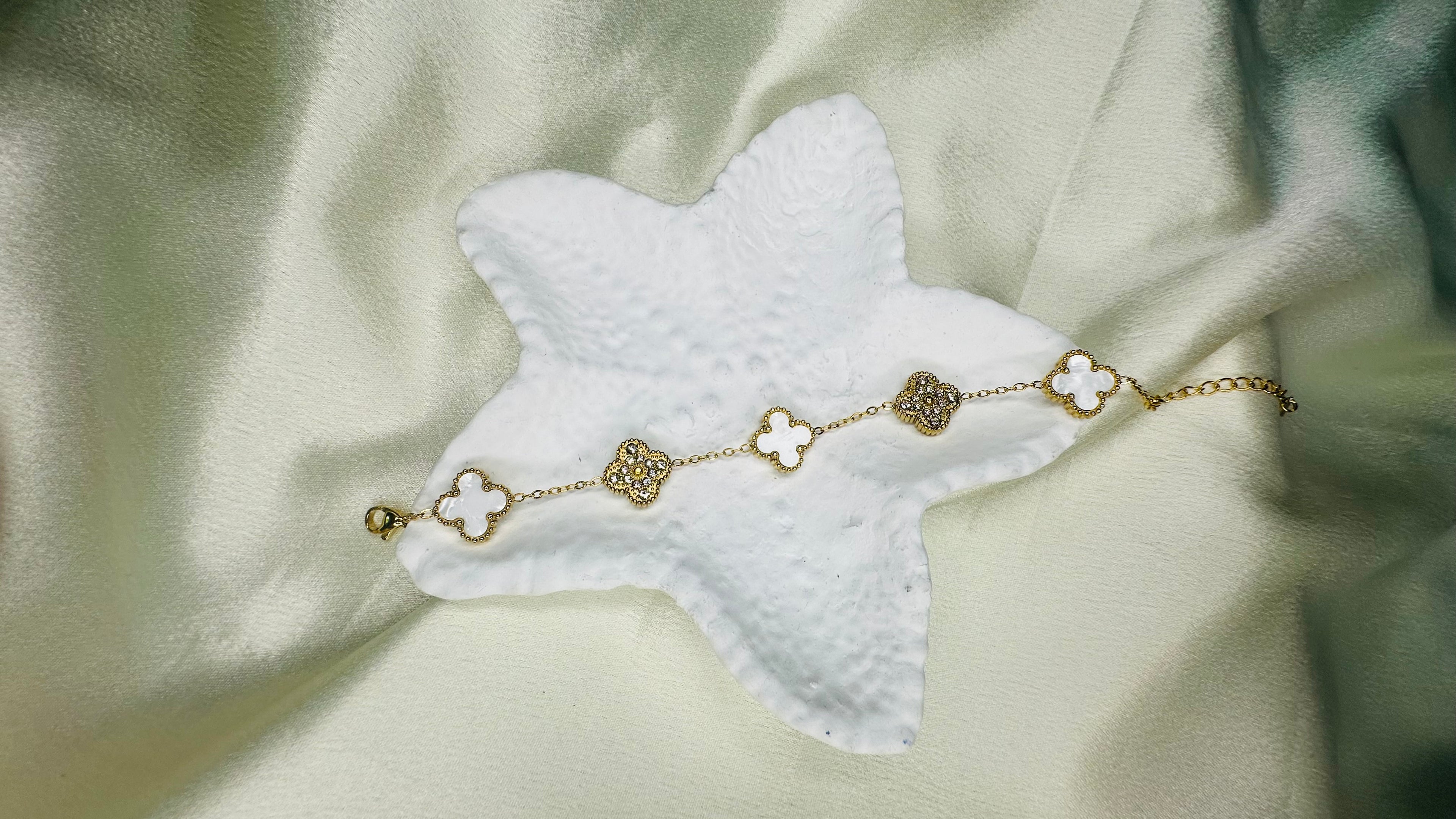 Clover Embrace Bracelet