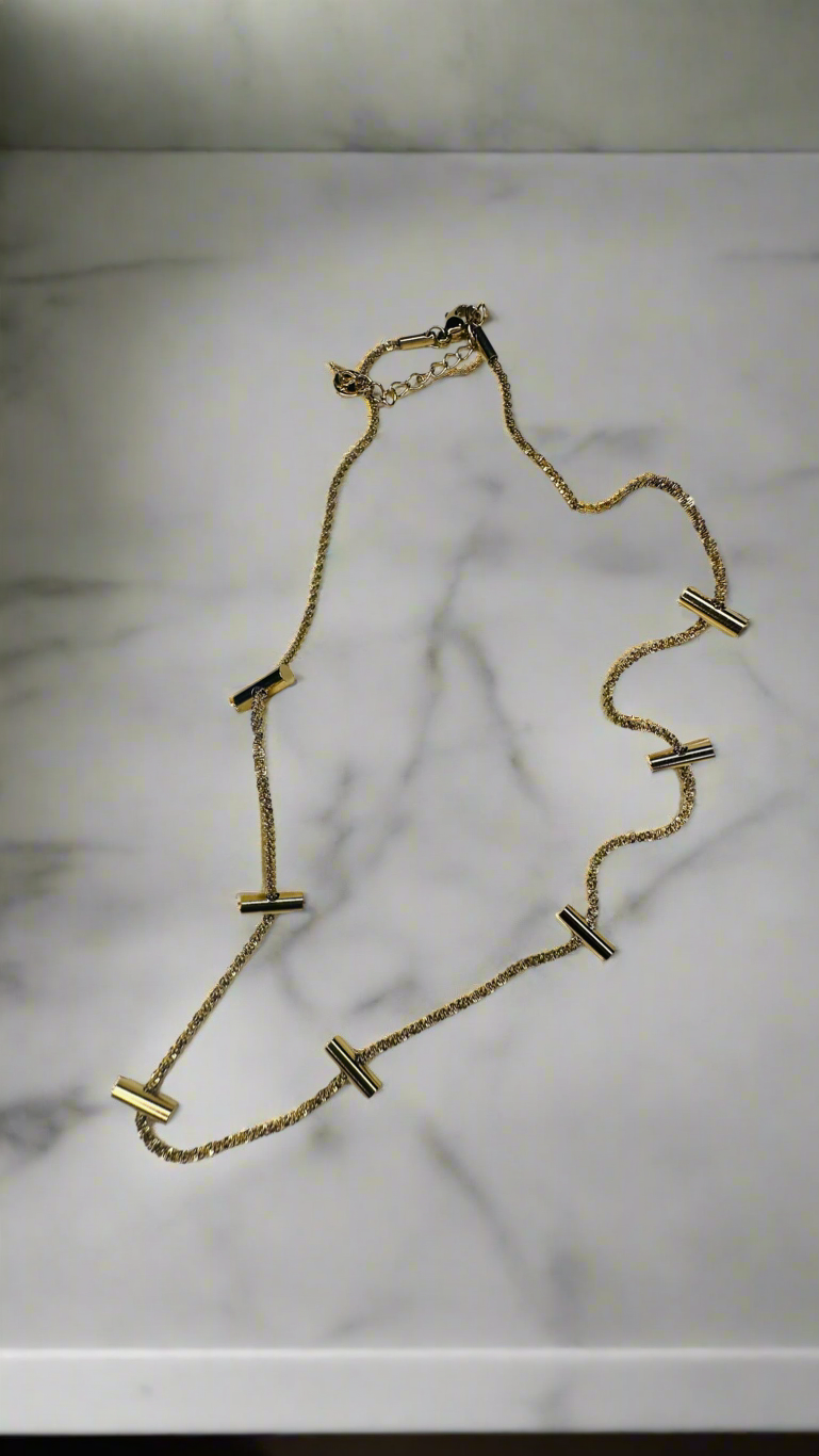 Elegant Gold Bar Necklace