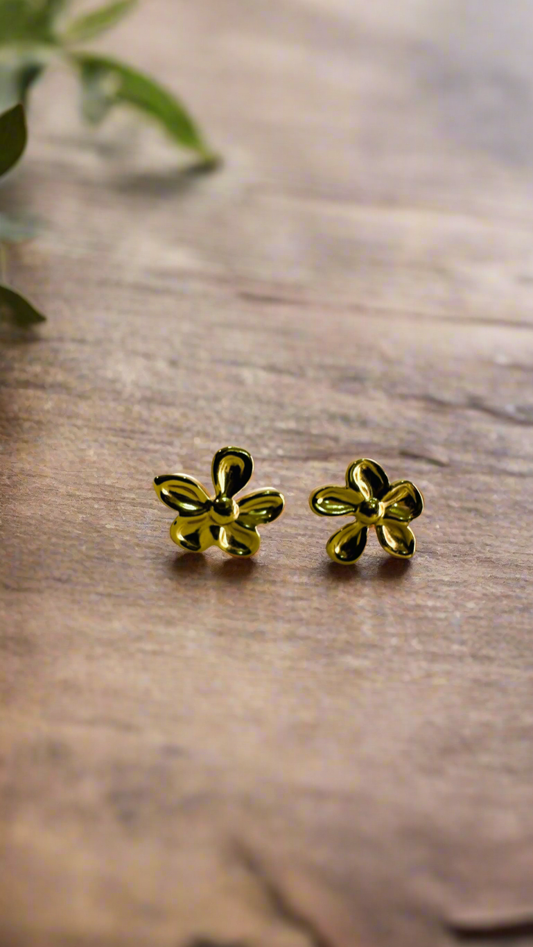 Anti tarnish flower earrings