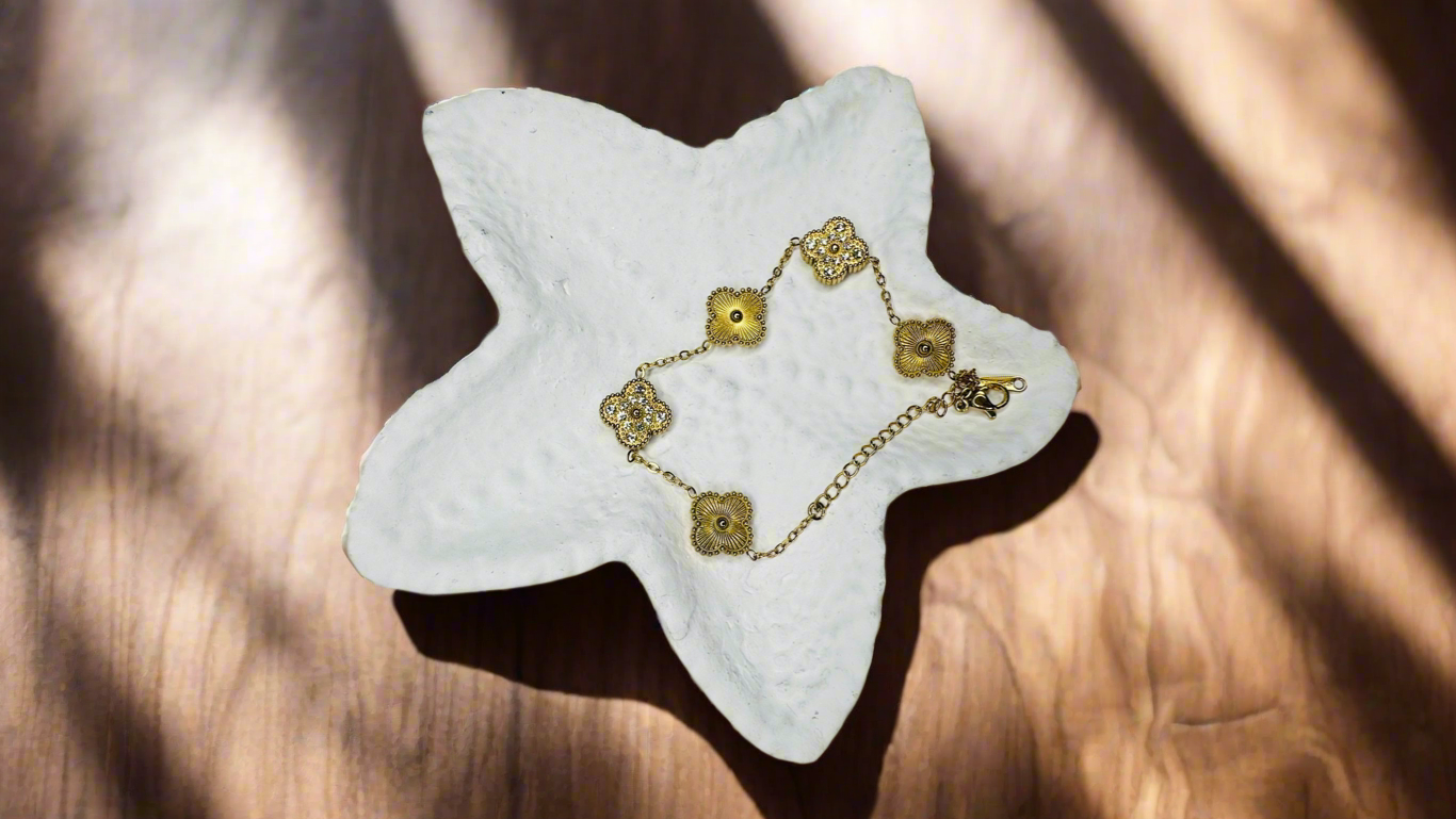 Regal Clover bracelet