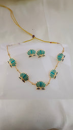 Lotus Radiance Necklace Set