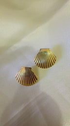 Golden Shell earrings