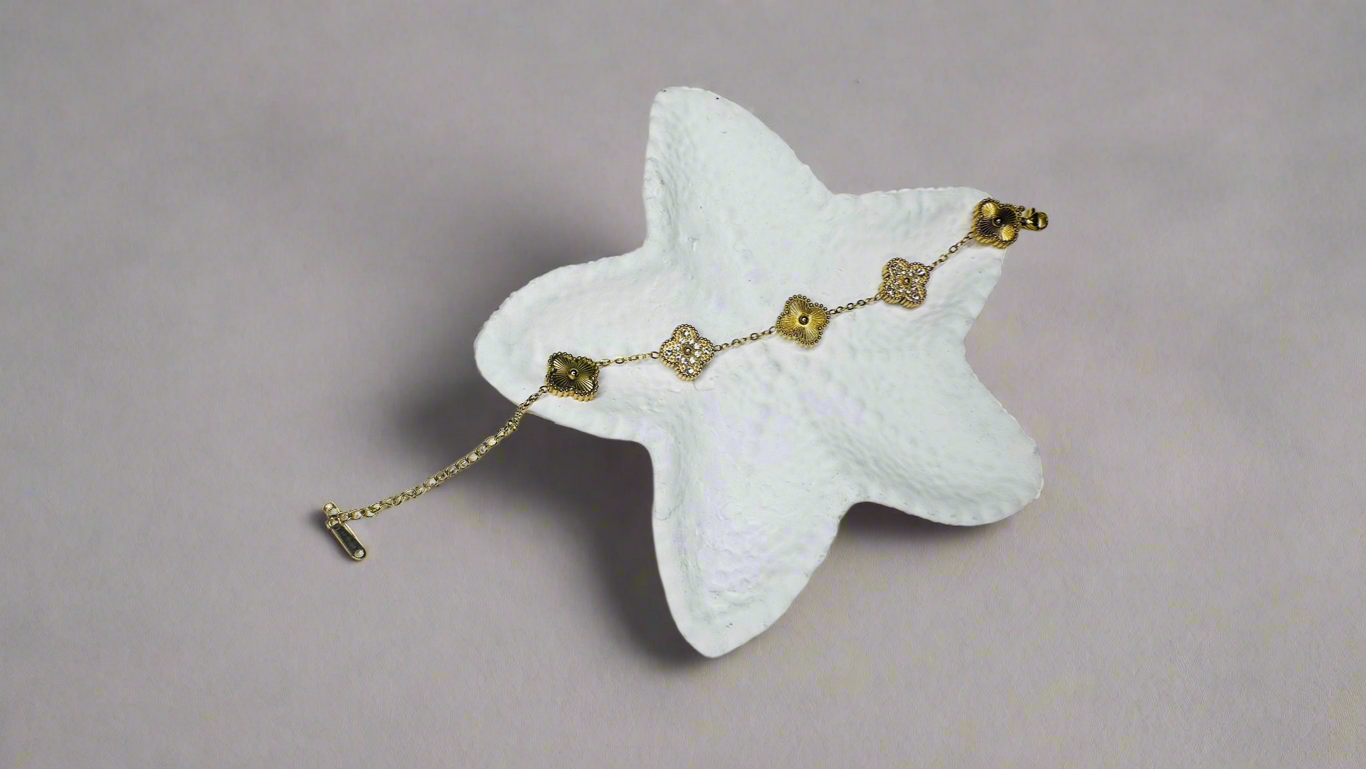 Regal Clover bracelet