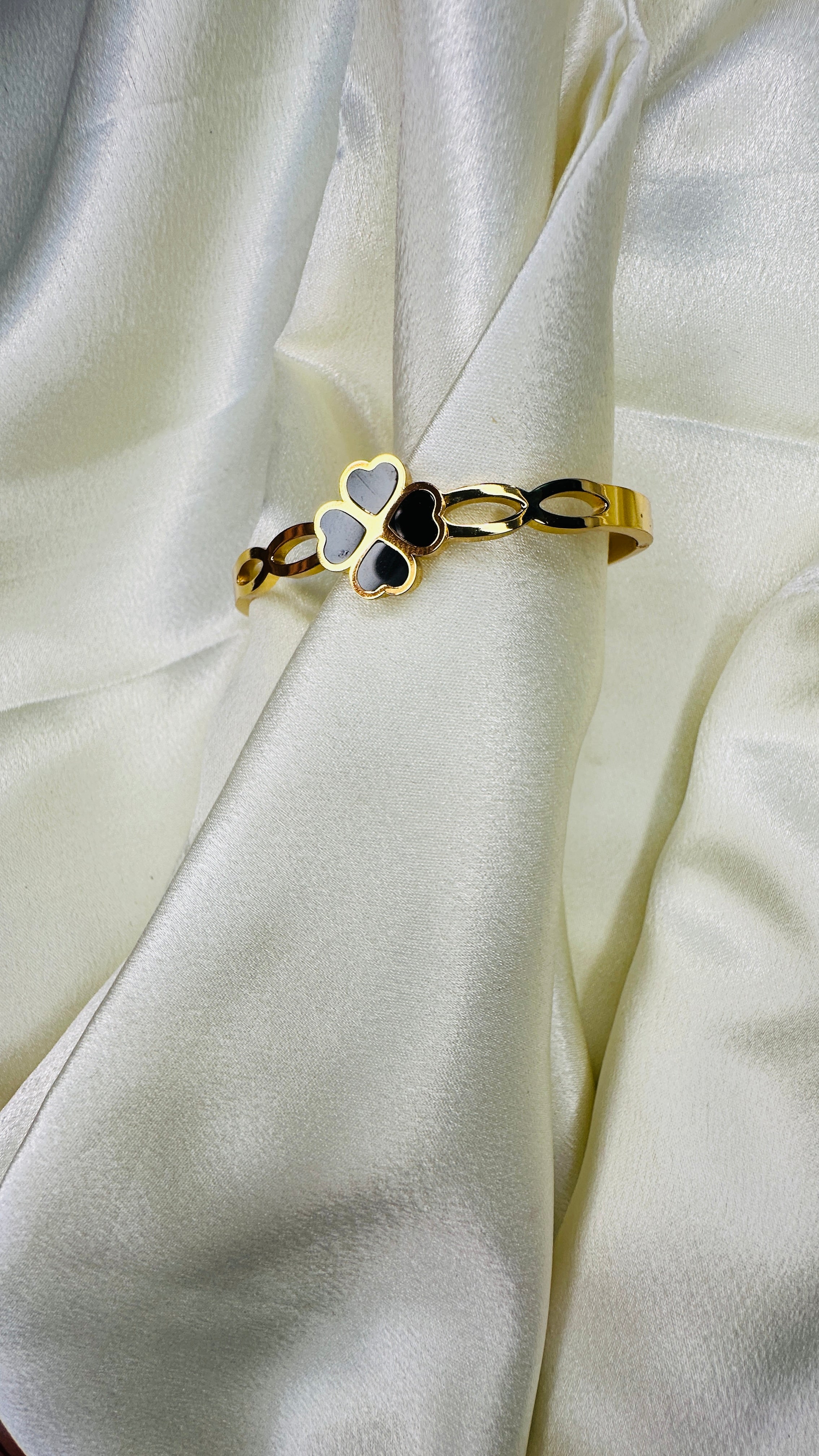 Black elegant bracelet